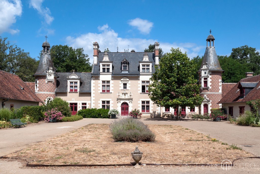 Château de Troussay: Smallest castle of all Loire castles, Cheverny