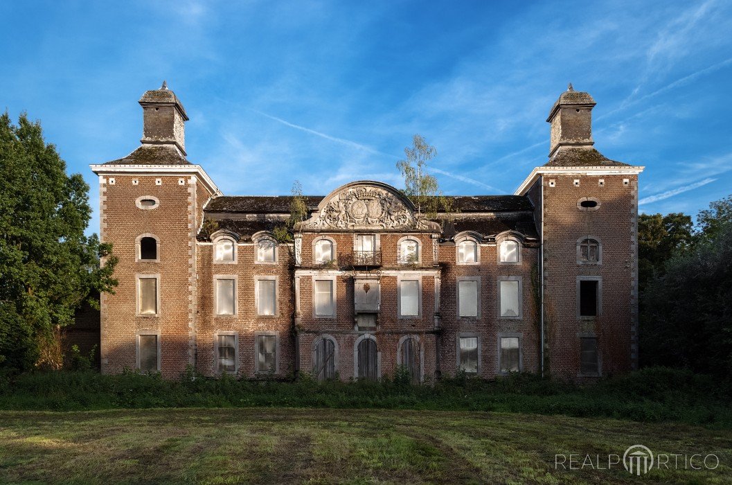 Castle in Saive: "Château de Méan / Kasteel van Méan", Saive