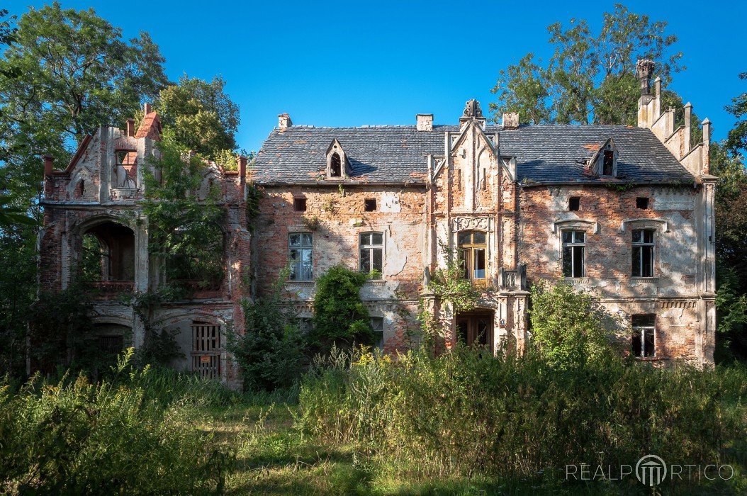 Ruined Manor in Stoszyce, Stoszyce