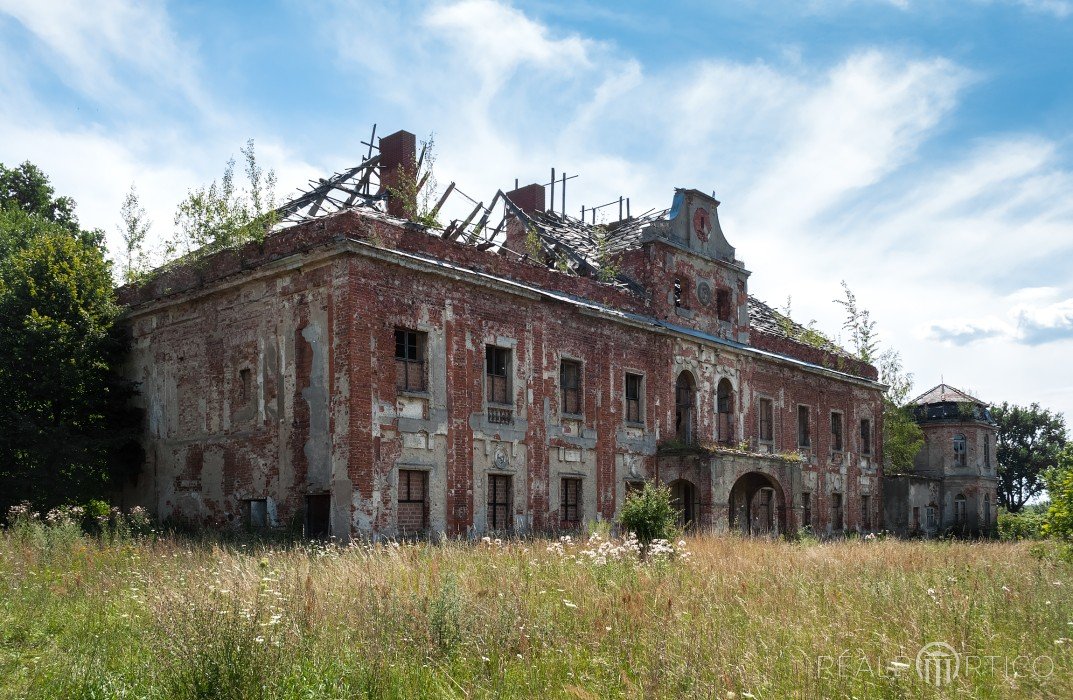 Ruined Manor in Sucha Dolna, Sucha Dolna