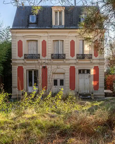 Old mansion near Paris